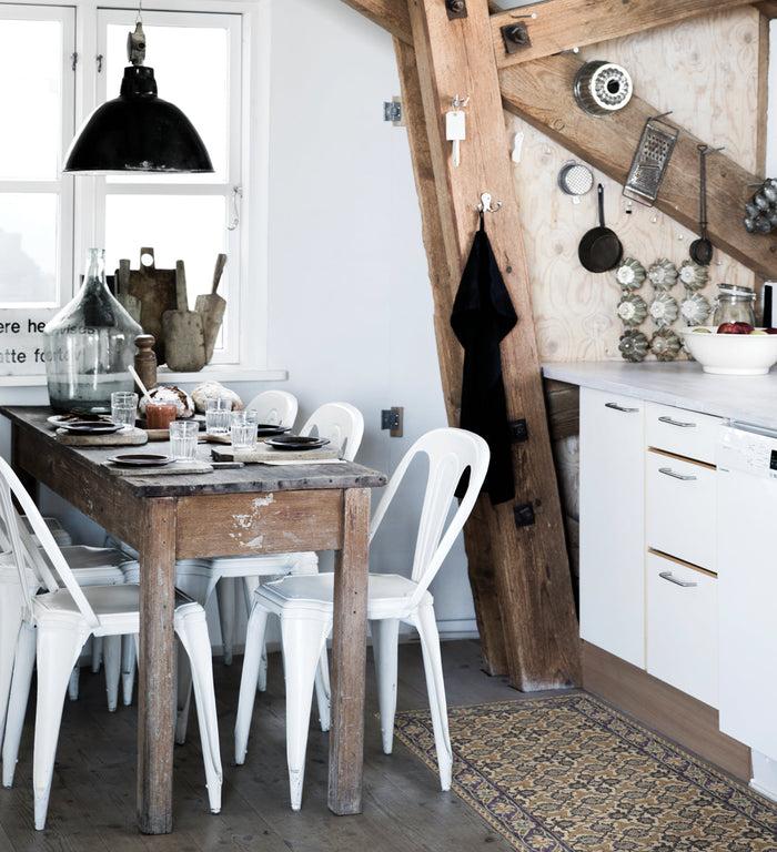 beija Armenian Vinyl Rug