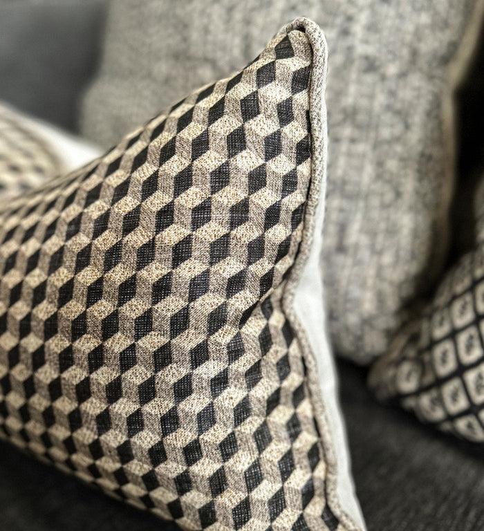 Beija Cube Black & White Cushion – Beija Flor World