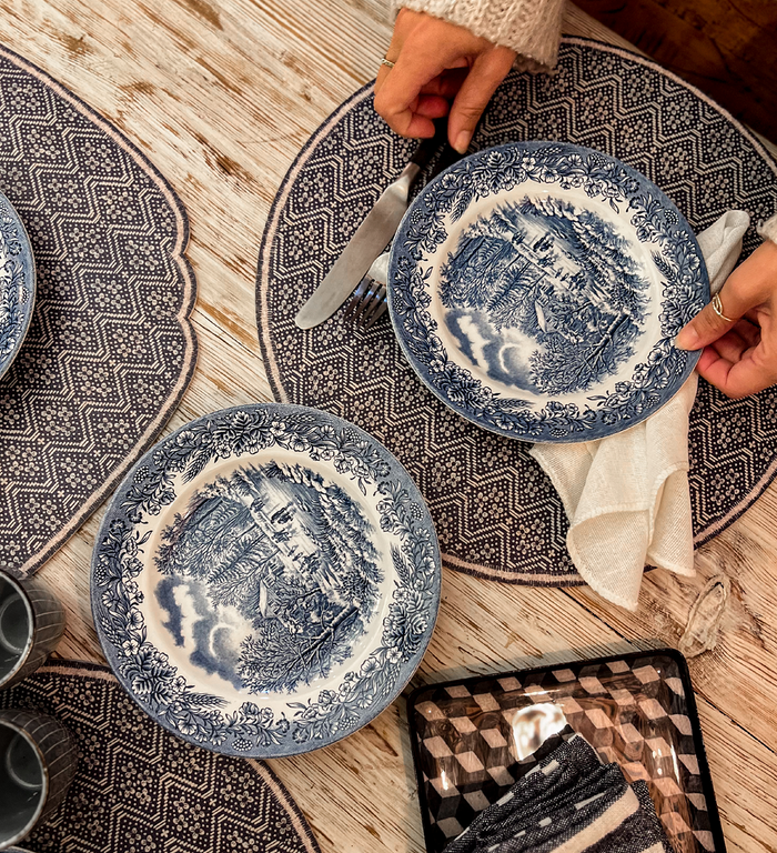 beija Elvis Round Vinyl Placemat