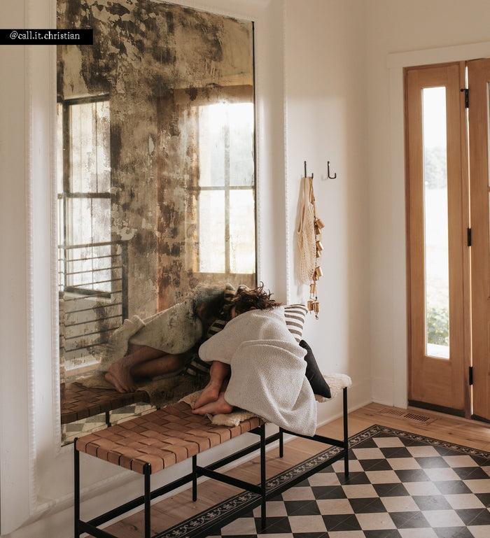 Beija Gambit Vinyl Rug