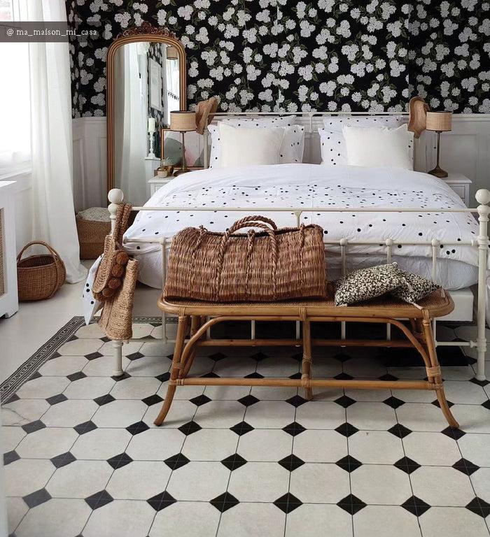 Beija Gambit Vinyl Rug