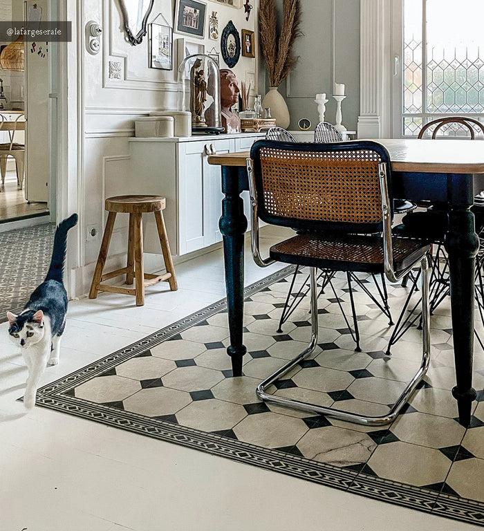 beija Gambit Vinyl Rug