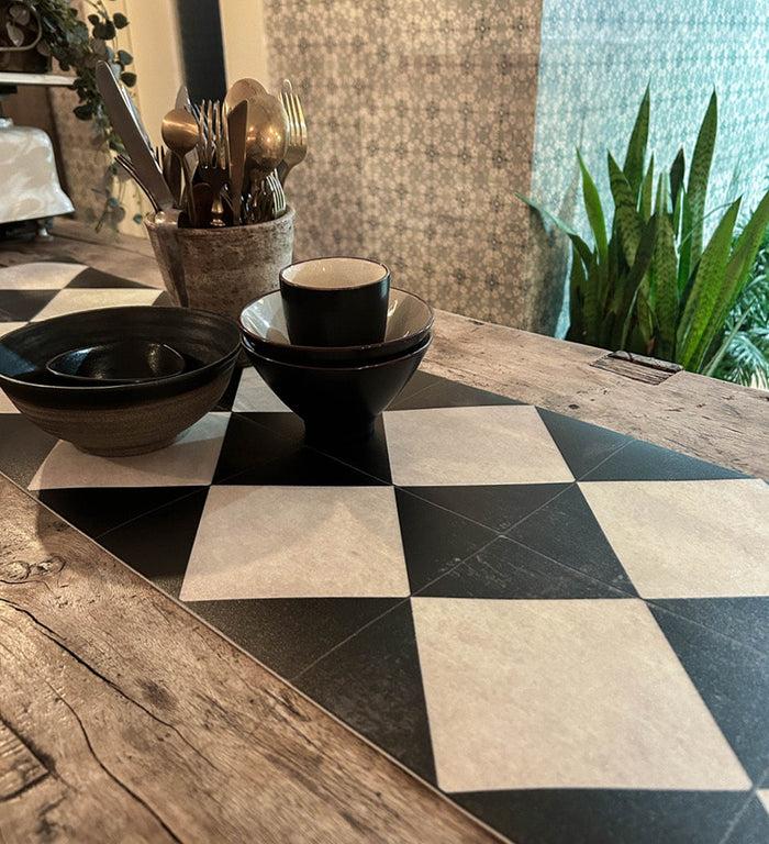 beija Gambit Vinyl Table Placemat