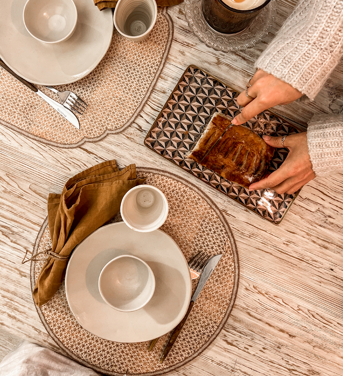 Beija Gold Star Round Vinyl Placemat