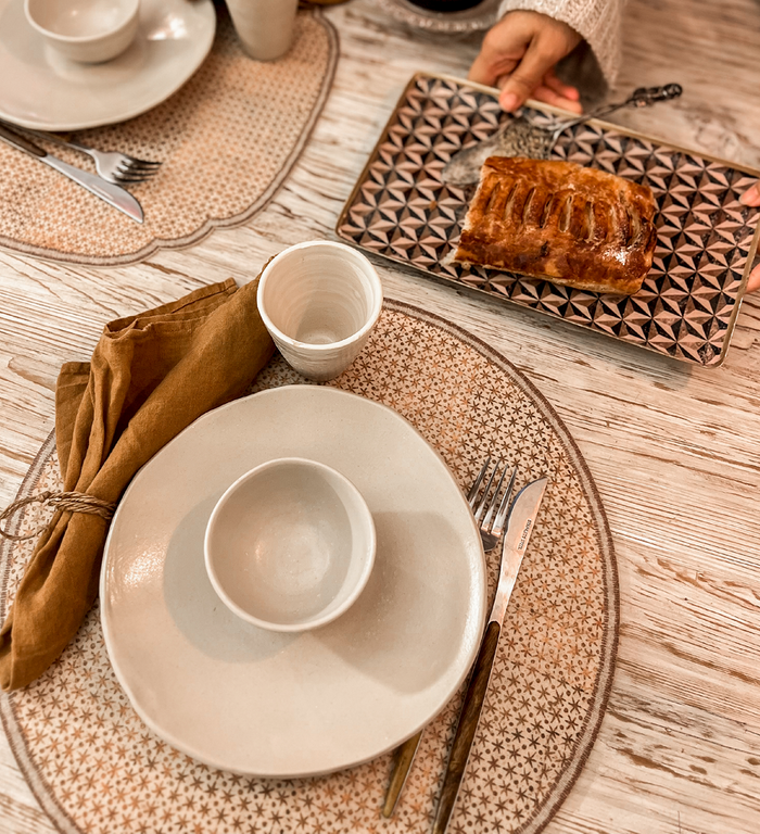 Beija Gold Star Round Vinyl Placemat