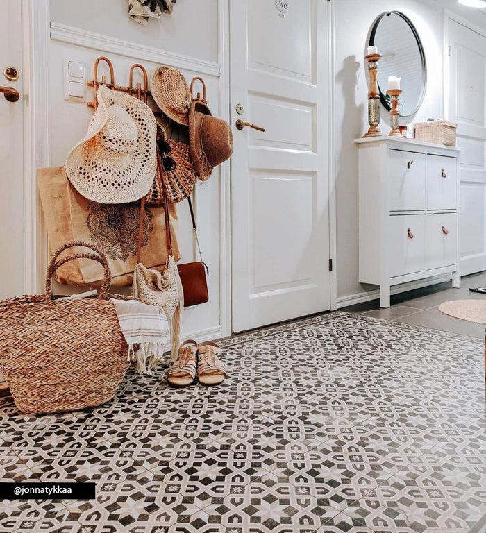 Beija Gothic Vinyl Rug