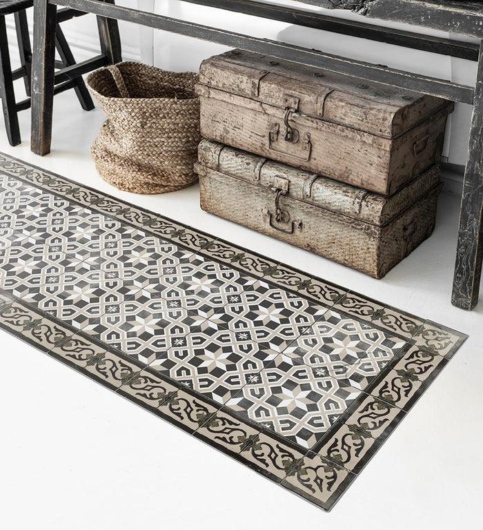 Beija Gothic Vinyl Rug