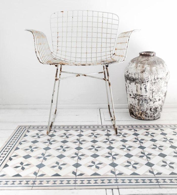 Beija Gothic Vinyl Rug