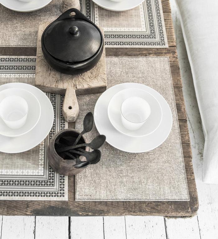 Beija Linen Vinyl Table Placemat