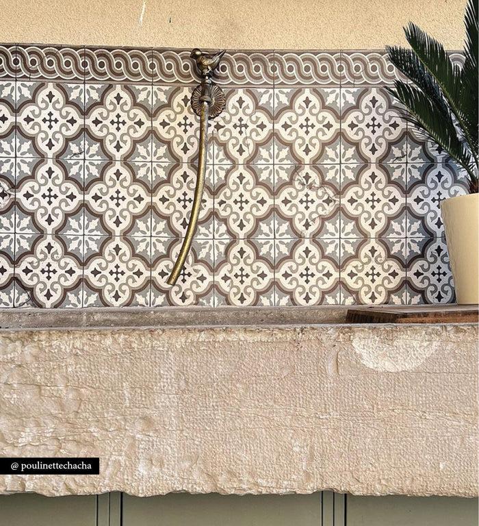 Beija Mountain Classic Vinyl Backsplash Stickers