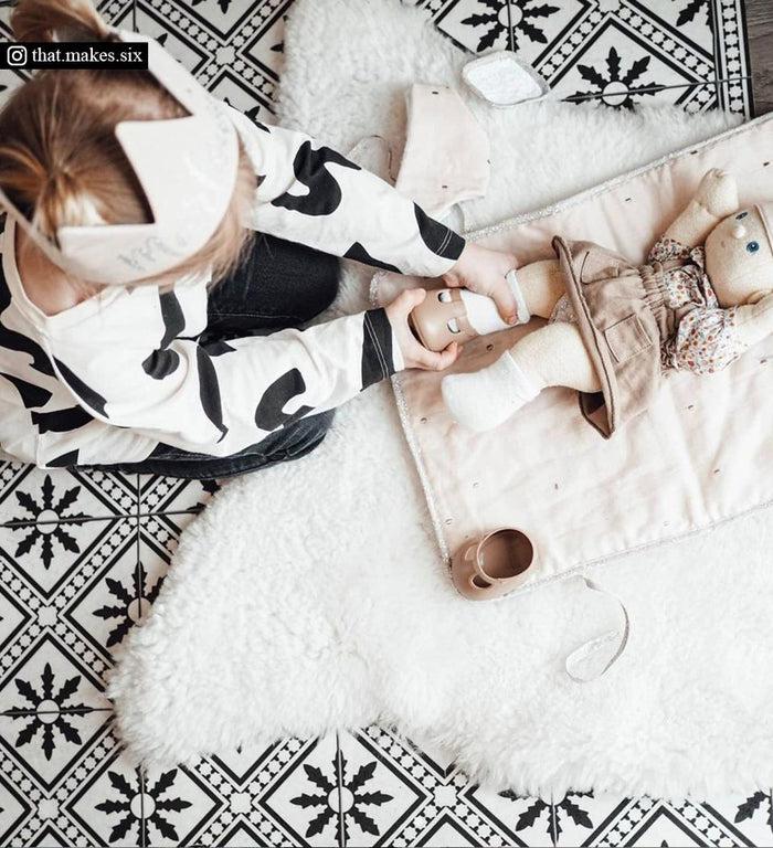 beija Snow Vinyl Rug