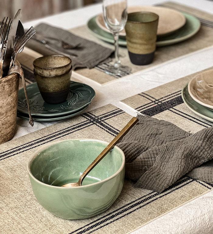 Beija Traditional Linen Vinyl Table Placemat