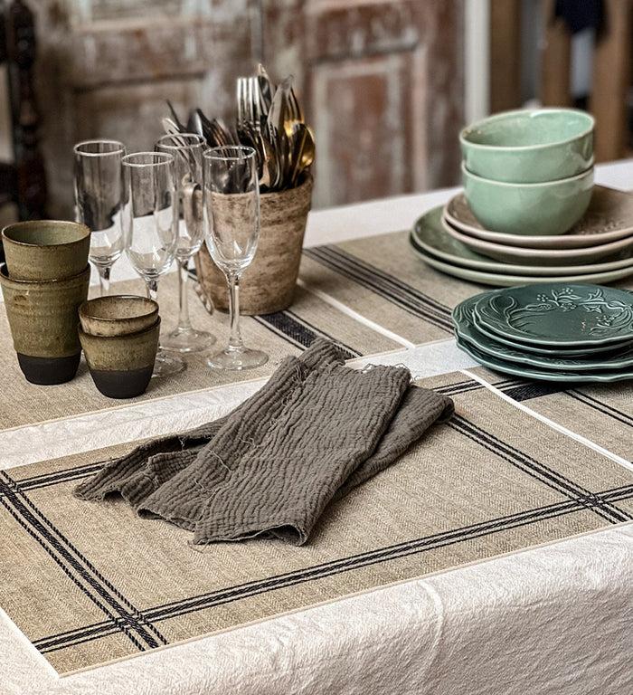 beija Traditional Linen Vinyl Table Placemat