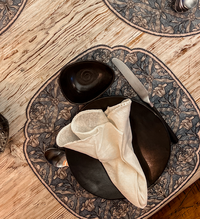 Beija Tulip Cutout Vinyl Placemat