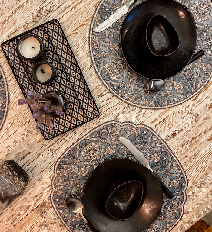 Beija Tulip Cutout Vinyl Placemat