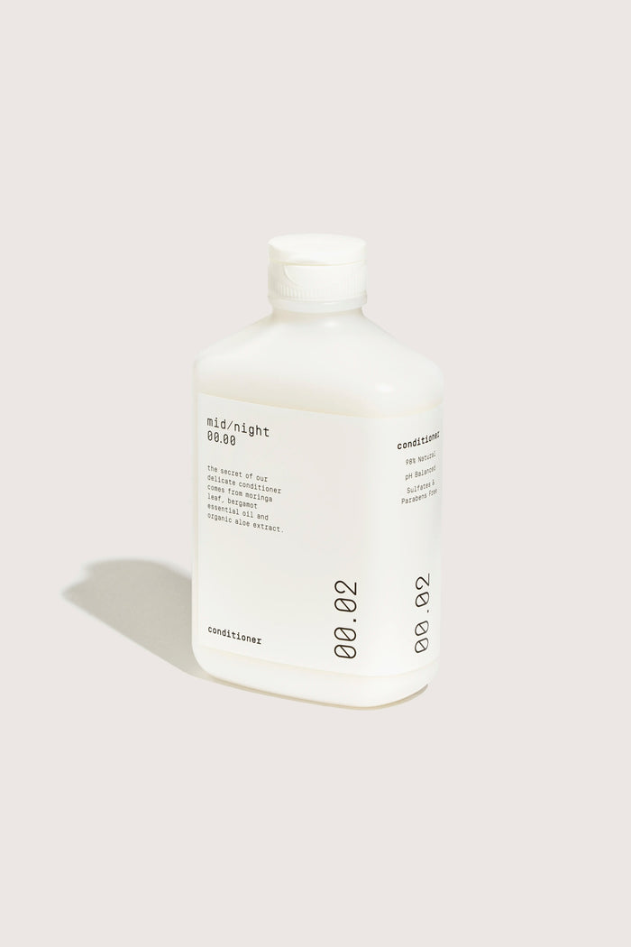 Mid.night Cosmetics Mid/Night 00.00 Après-shampooing 00.02
