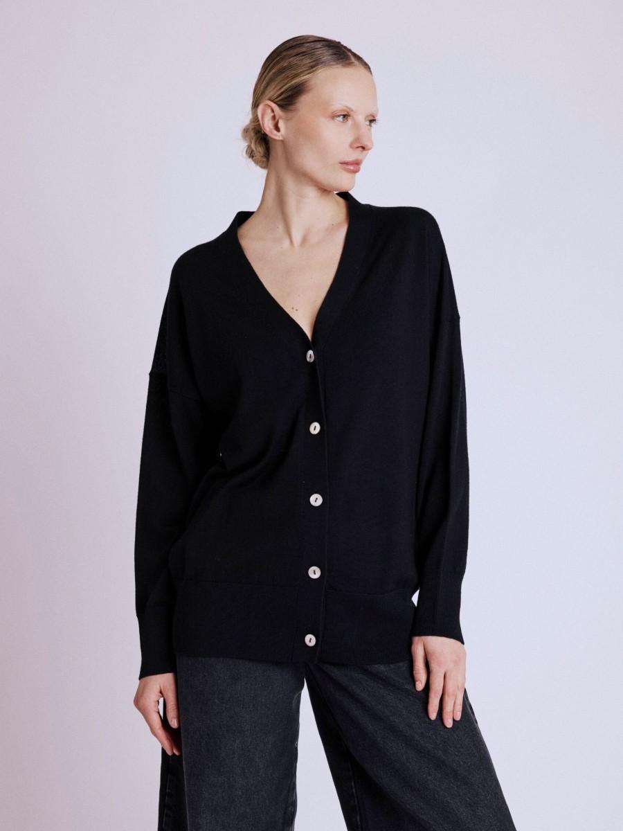 Berenice Cardigan GASPER |Cardigan noir mi-long à col V Berenice Cardigan GASPER |Cardigan noir mi-long à col V