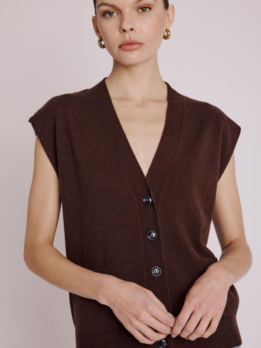 Berenice Cardigan GUSTAVE Cardigan Sans Manche à Col V Boutonné Marron