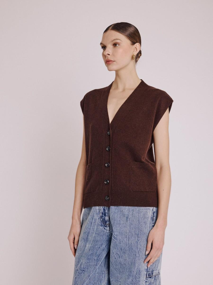 Berenice Cardigan GUSTAVE Cardigan Sans Manche à Col V Boutonné Marron