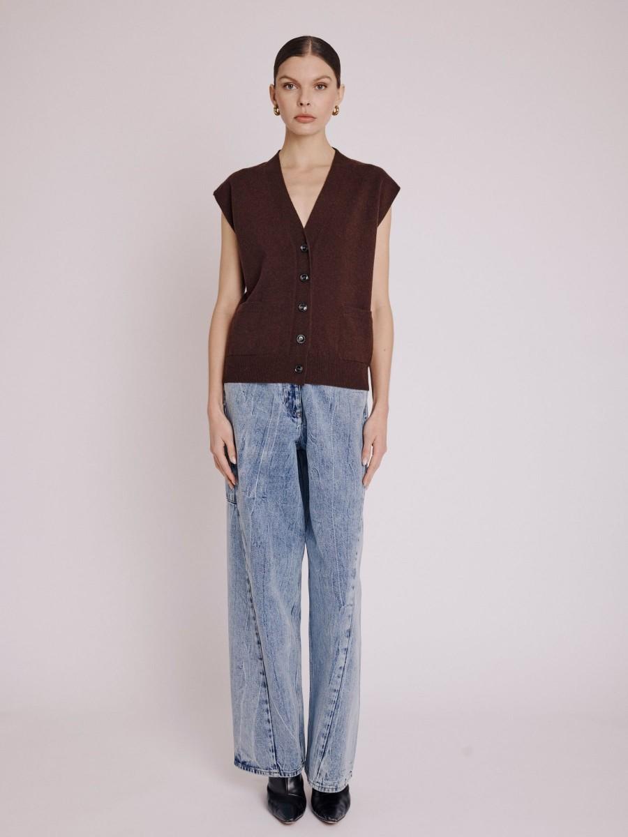 Berenice Cardigan GUSTAVE Cardigan Sans Manche à Col V Boutonné Marron