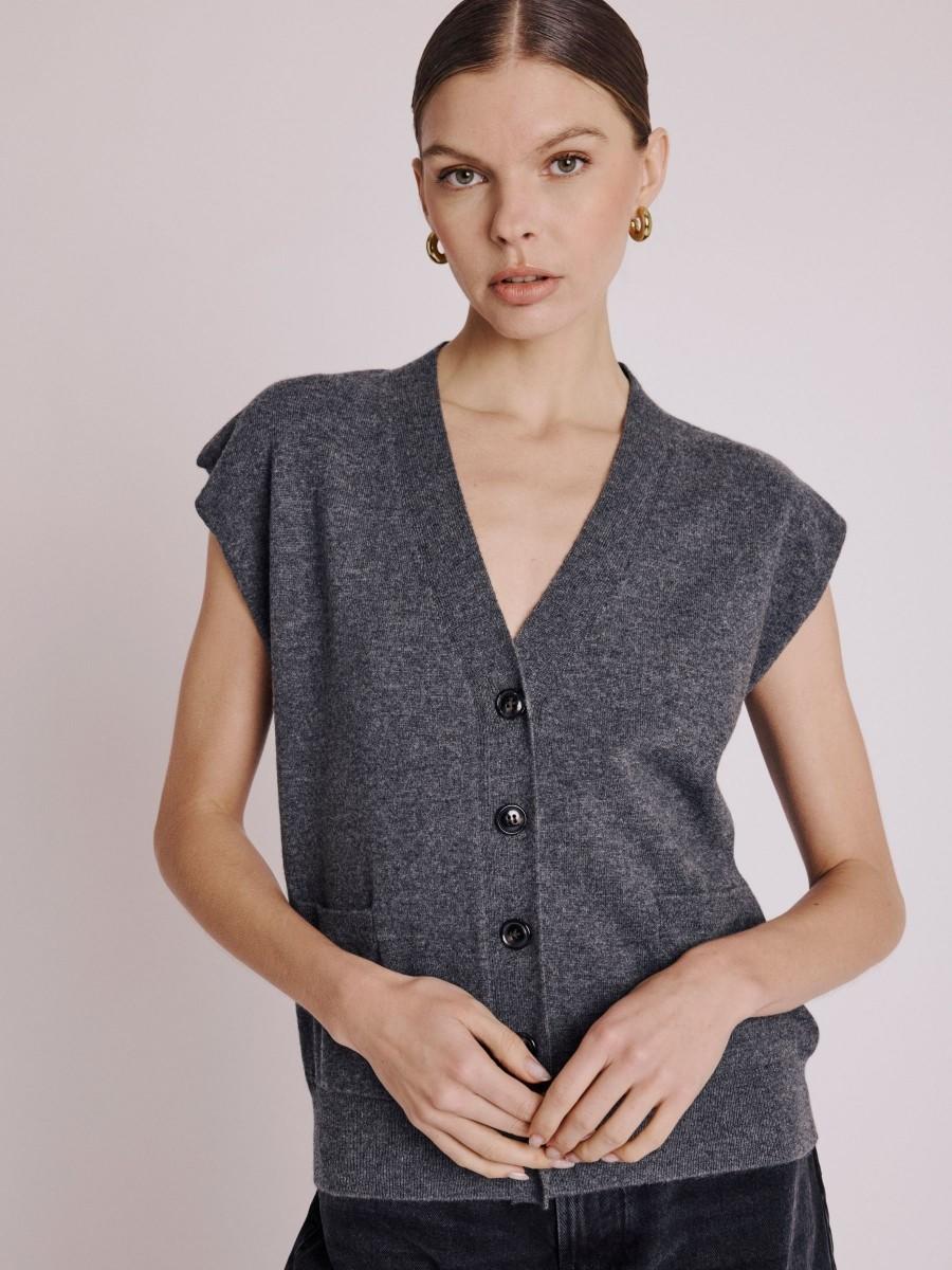 Berenice Cardigan GUSTAVE Cardigan Sans Manche à Col V Boutonné Gris