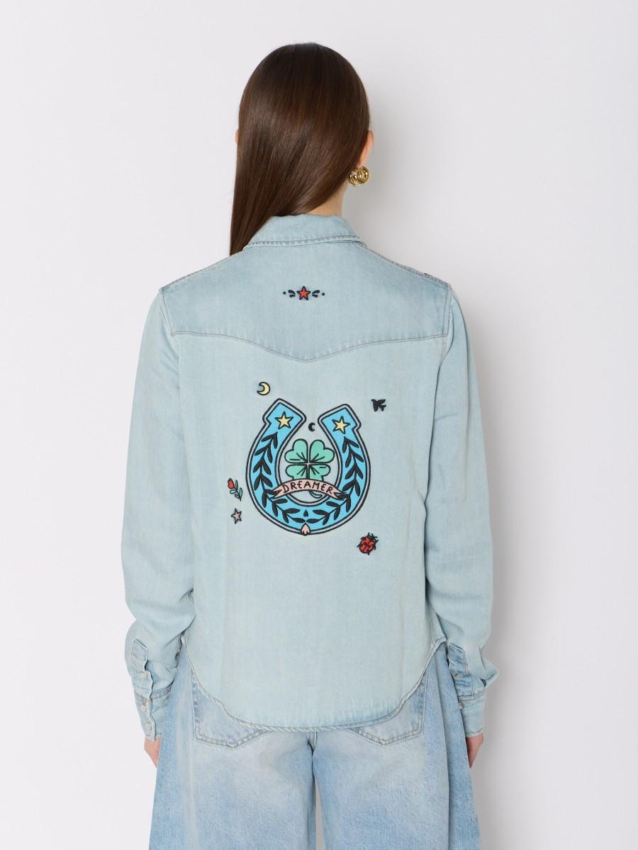 Berenice Chemise CABANALUCKY En Denim Bleu Avec Broderies Colorées Fabriquée En Lyocell