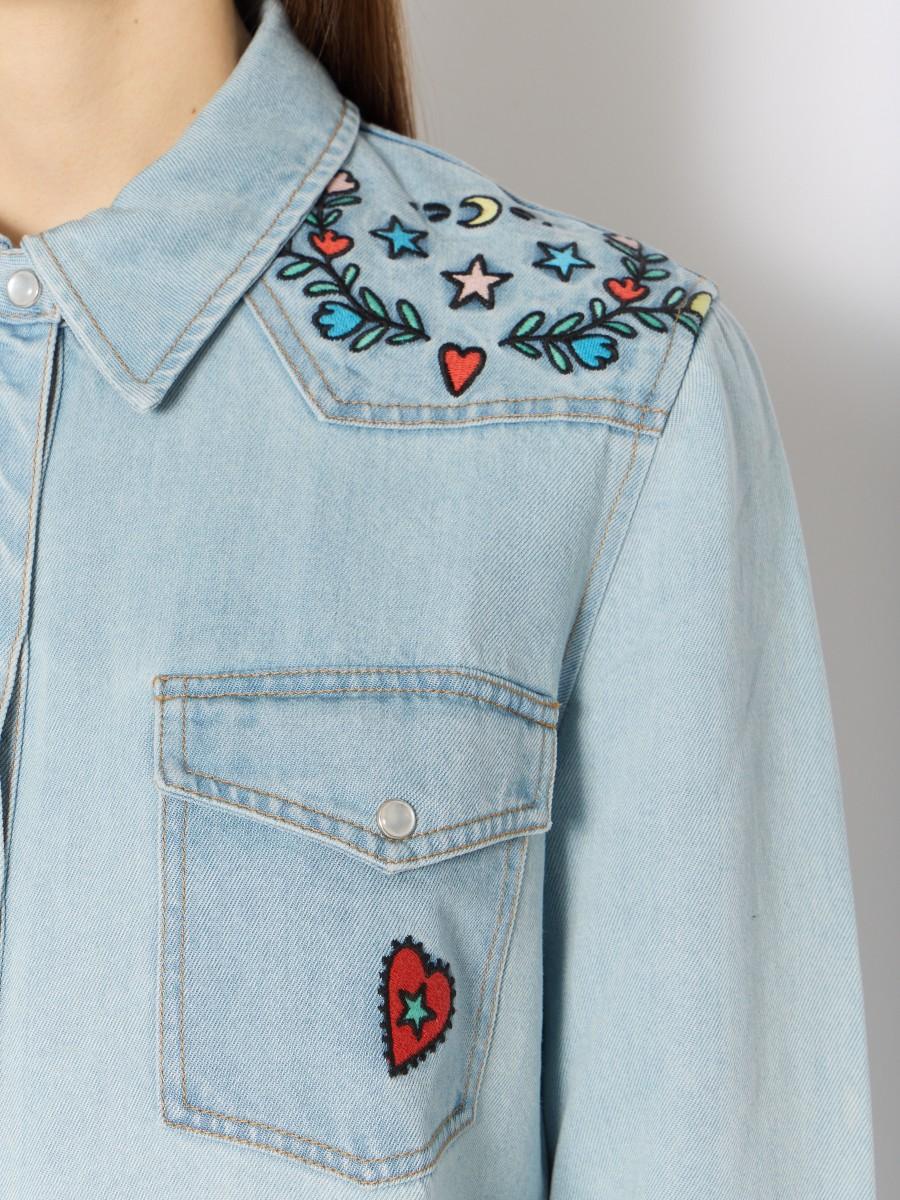 Berenice Chemise CABANALUCKY En Denim Bleu Avec Broderies Colorées Fabriquée En Lyocell