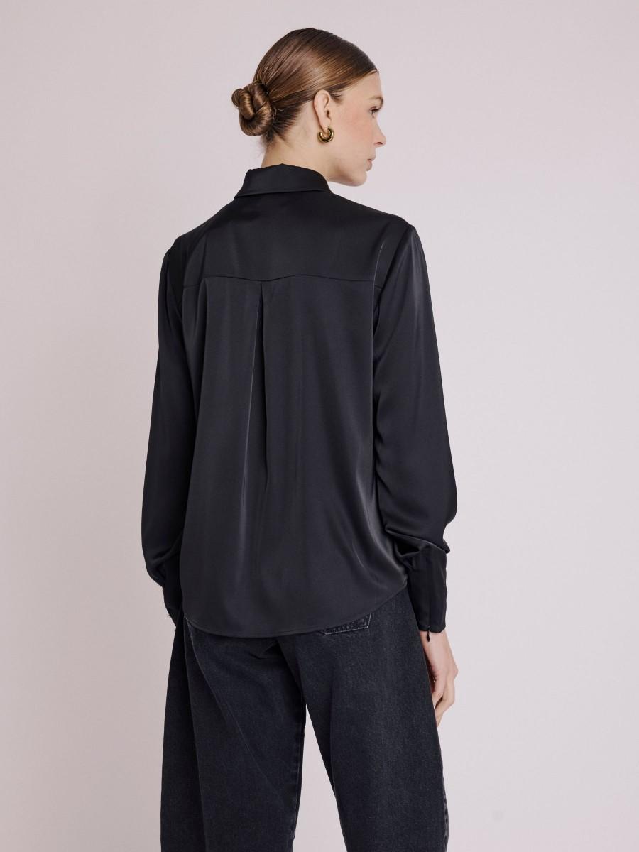 Berenice Chemise CECE Chemise Satinée Noire Ornée De Perles Aux Poignets