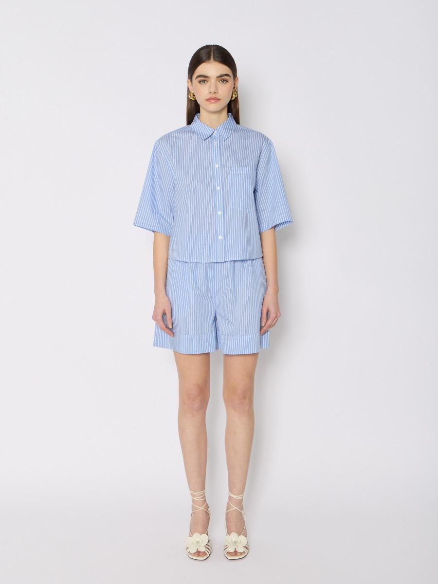 Berenice Chemise CIRILLA bleue - Rayures blanches strass transparents et coupe courte