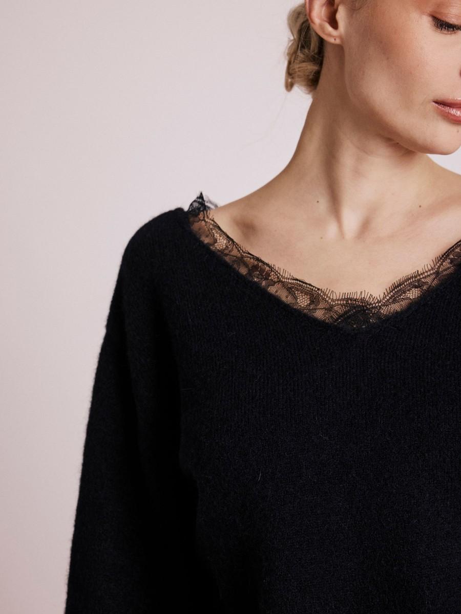 Berenice Pull ARMANIA Pull Noir Col V Avec Dentelle
