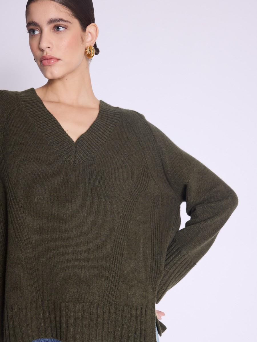 Berenice Pull ARRY Pull Khaki Manches Longues Col V Avec Fentes Sur Les Côtés