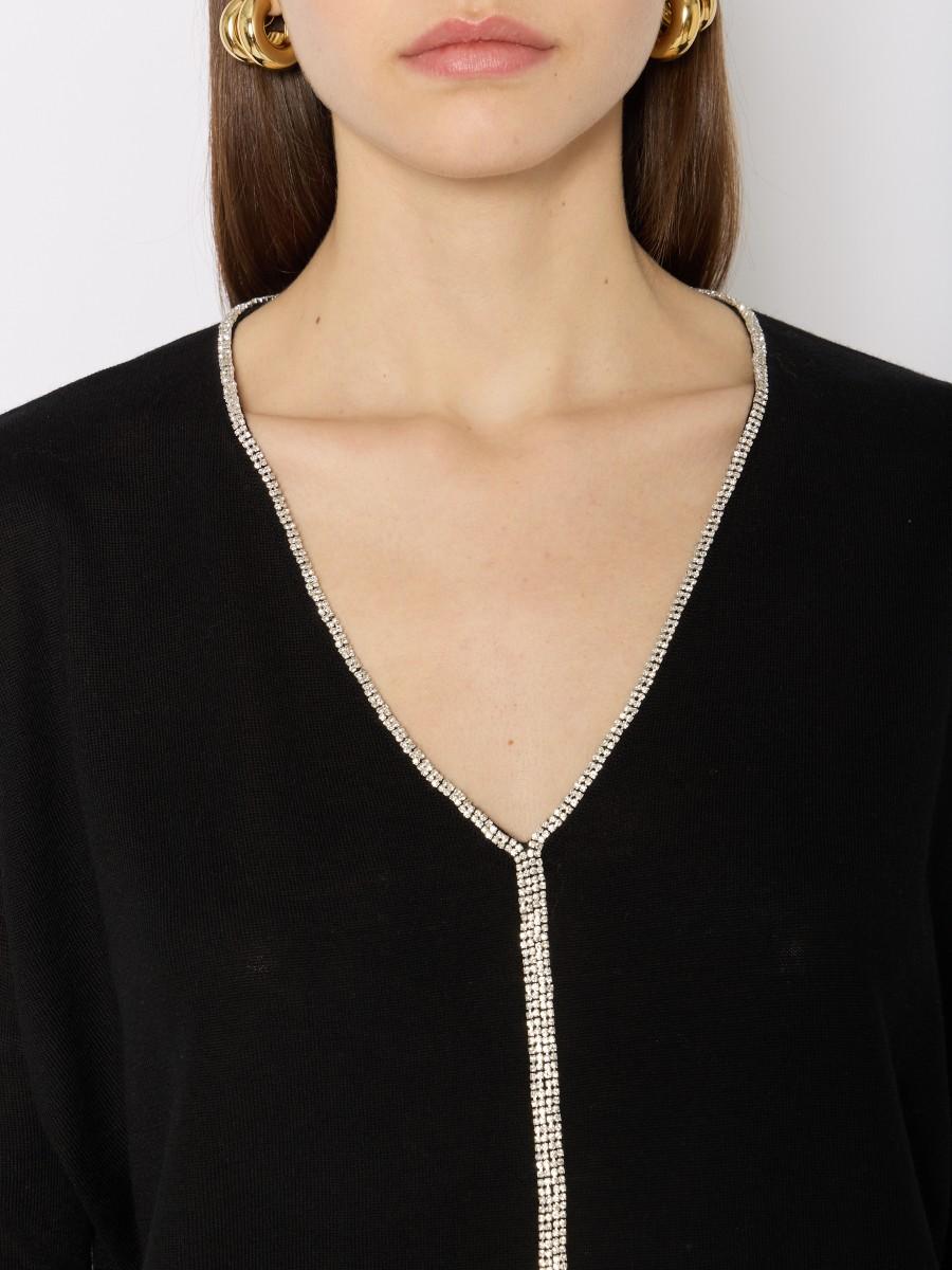 Berenice Pull Noir MAGNES – Col V Laine Mérinos Détail De Bande De Strass Argentés