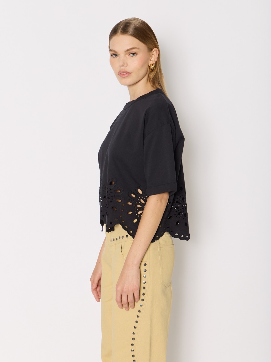 Berenice T-shirt Noir Court Et Ample TEVANA Avec Broderie Anglaise Manches Courtes