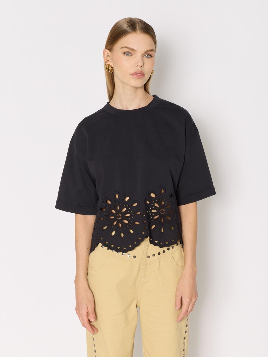 Berenice T-shirt noir court et ample TEVANA avec broderie anglaise manches courtes
