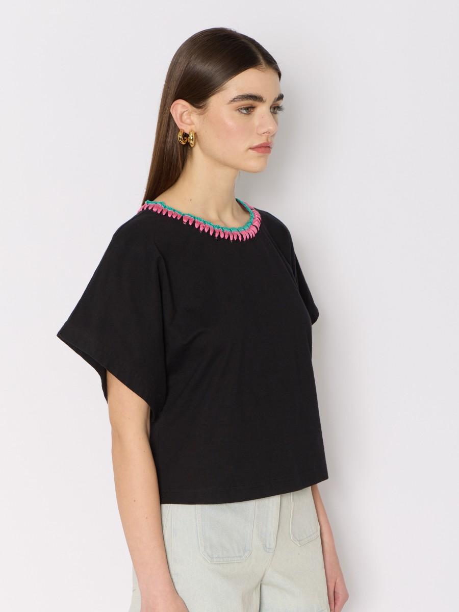 Berenice T-shirt Noir TEMBER En Coton Coupe Kimono Et Col Rond Avec Broderies Colorées