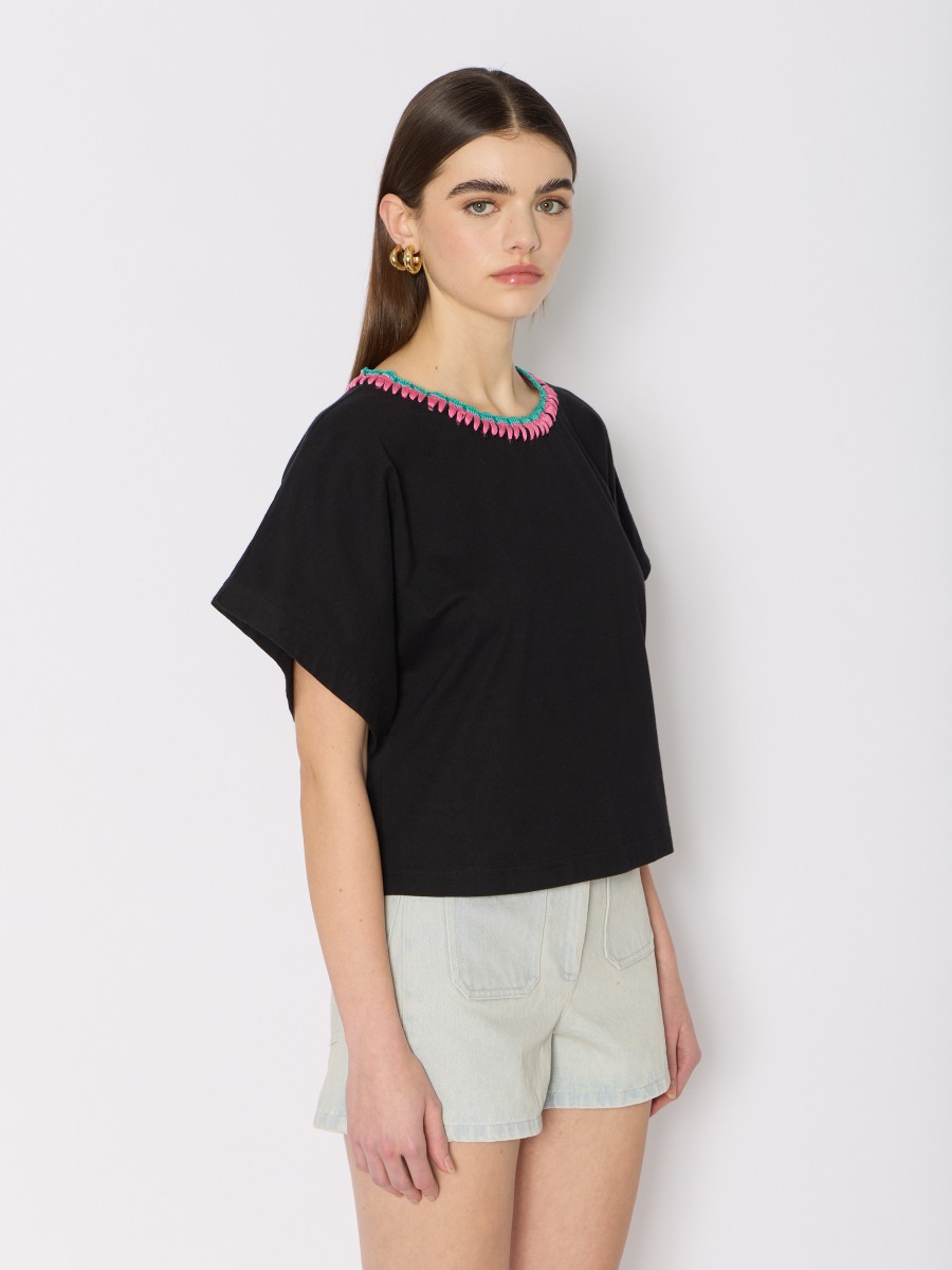 Berenice T-shirt Noir TEMBER En Coton Coupe Kimono Et Col Rond Avec Broderies Colorées