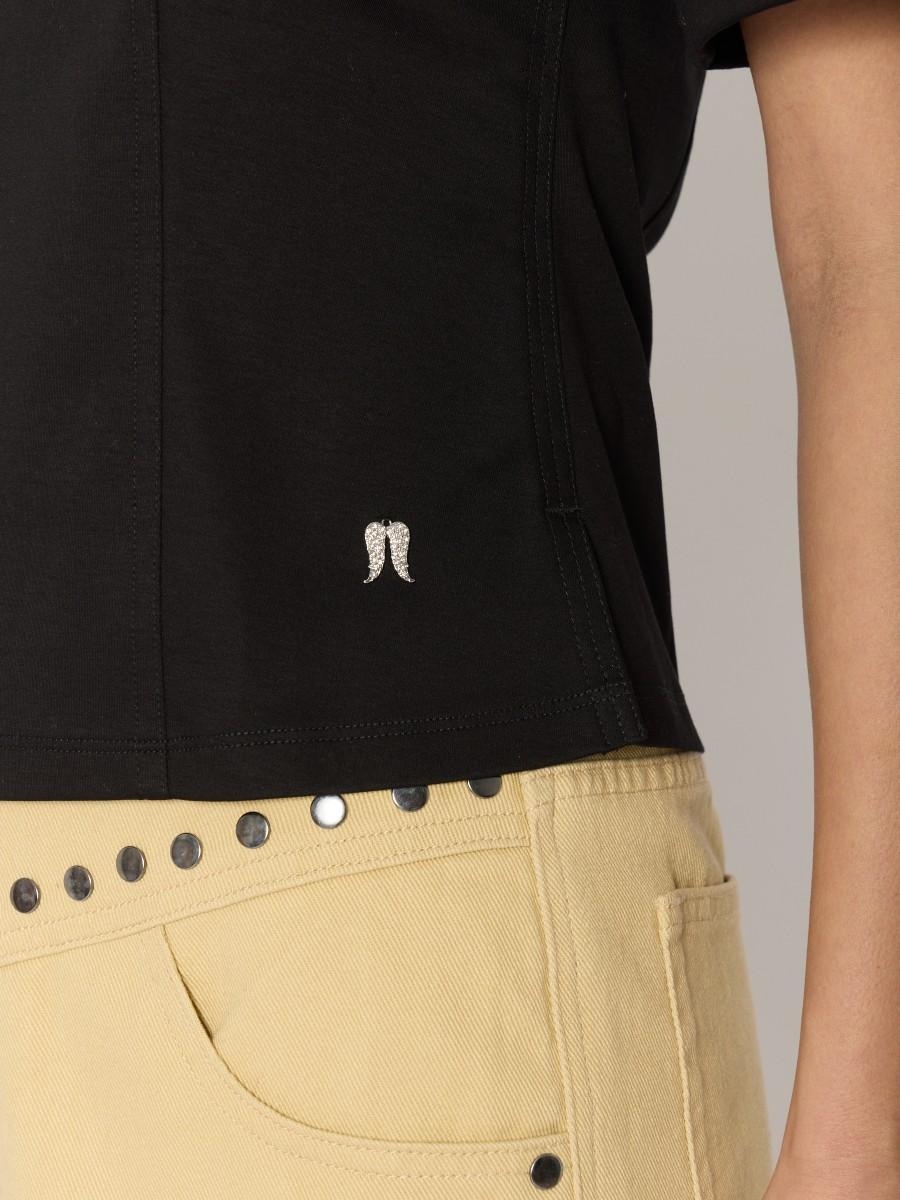 Berenice T-shirt Noir TENZALIA – Coupe Cintrée Col Rond Bijou Ailes Berenice