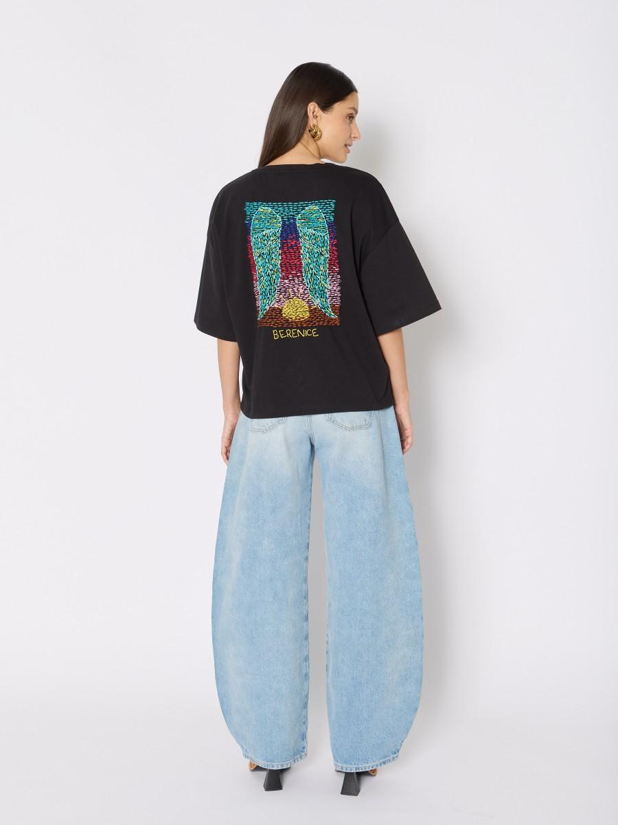 Berenice T-shirt Noir TERZAAILES - Coupe Oversize Avec Ailes Brodées Colorées Dans Le Dos