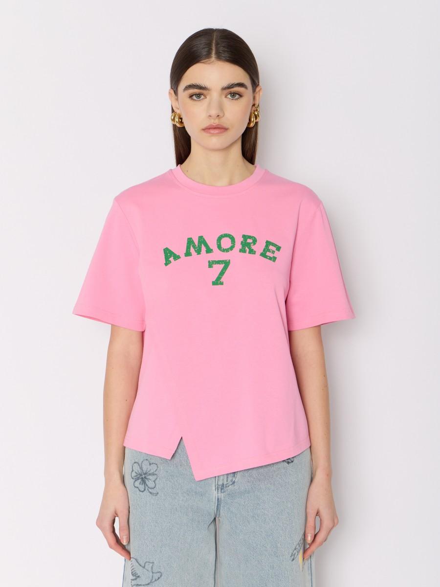 Berenice T-shirt TESEVEN Berenice – Rose motif "Amore 7" pan asymétrique et manches courtes