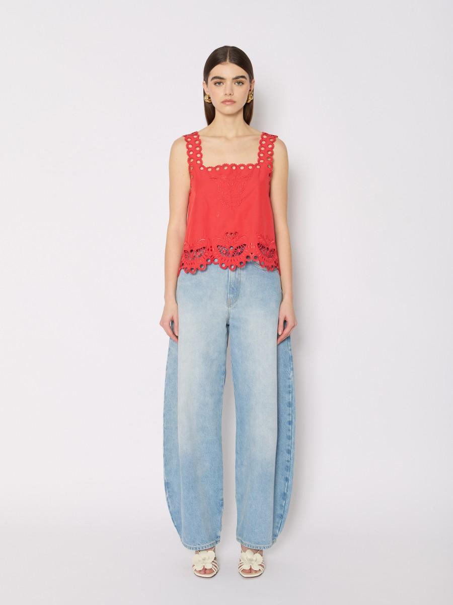 Berenice Top Court Rouge CTISTA – Broderies Anglaises Col Carré Et Bretelles Larges