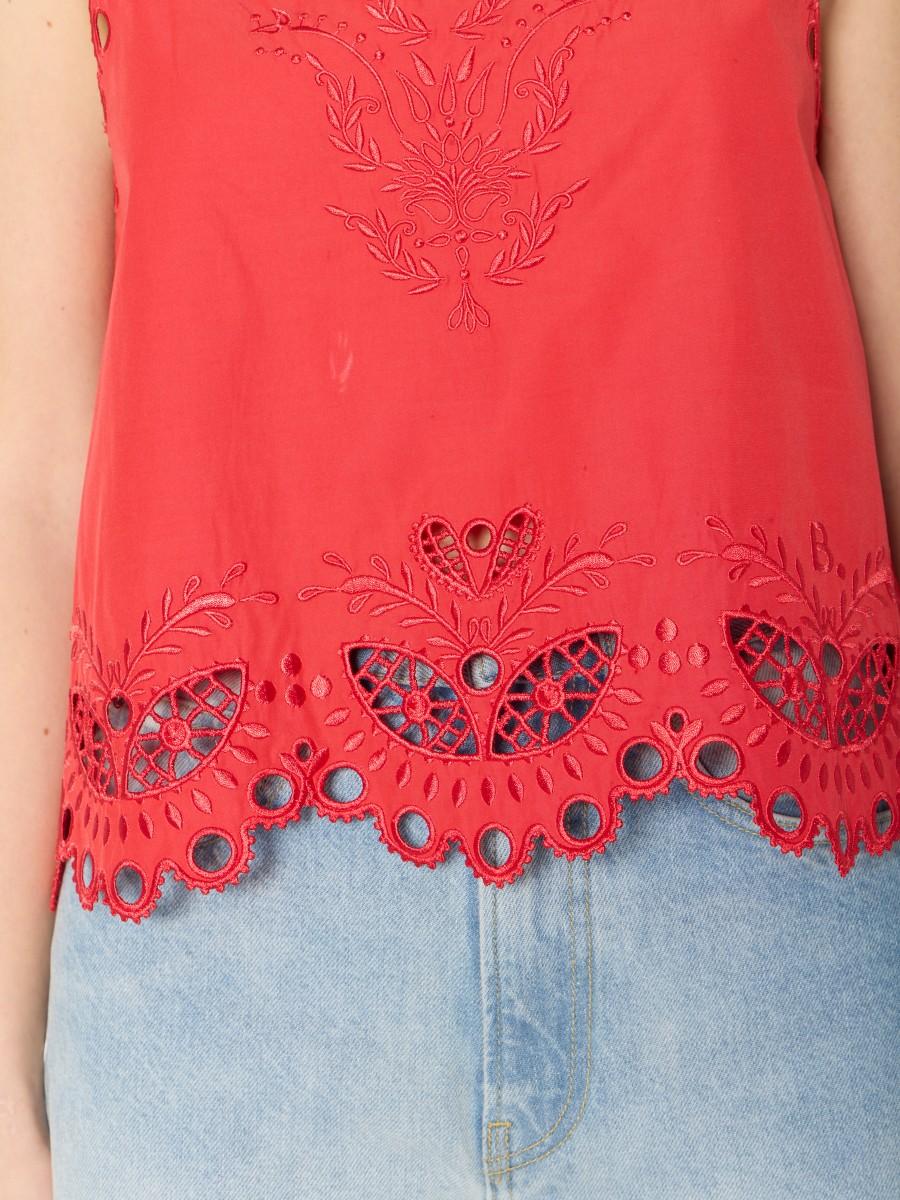 Berenice Top Court Rouge CTISTA – Broderies Anglaises Col Carré Et Bretelles Larges
