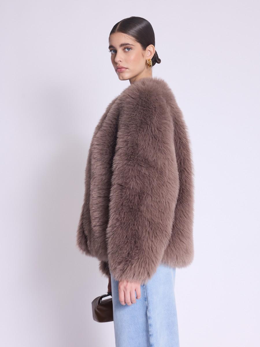 Berenice Veste VERY Veste Courte à Fausse Fourrure Beige