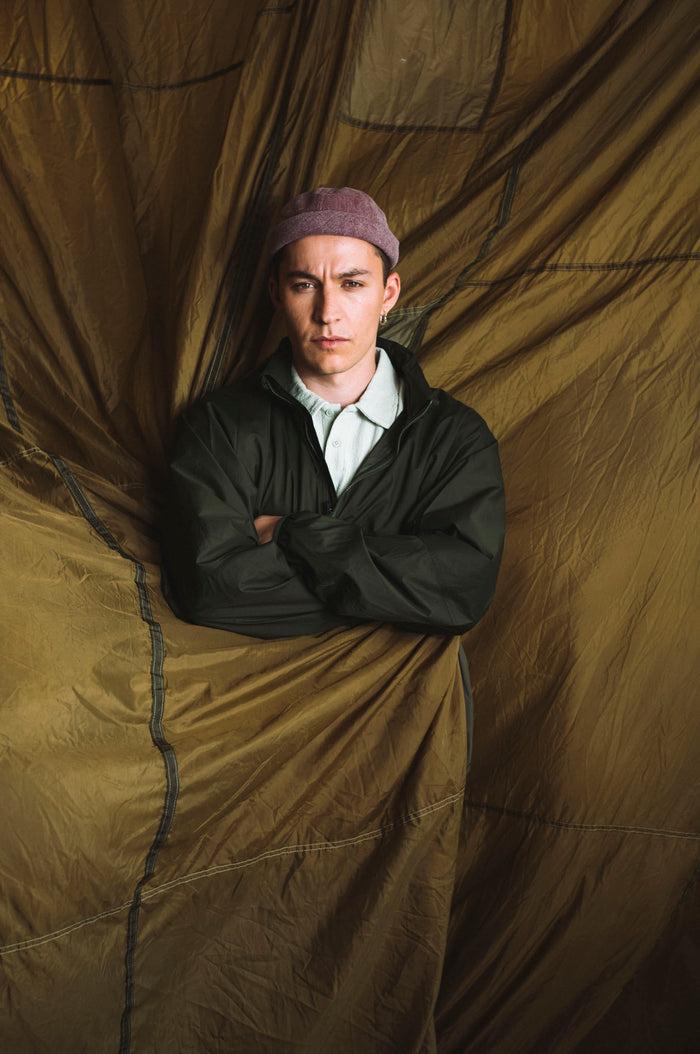 béton ciré MIKI DOCKER HAT ROUGE GRENADE