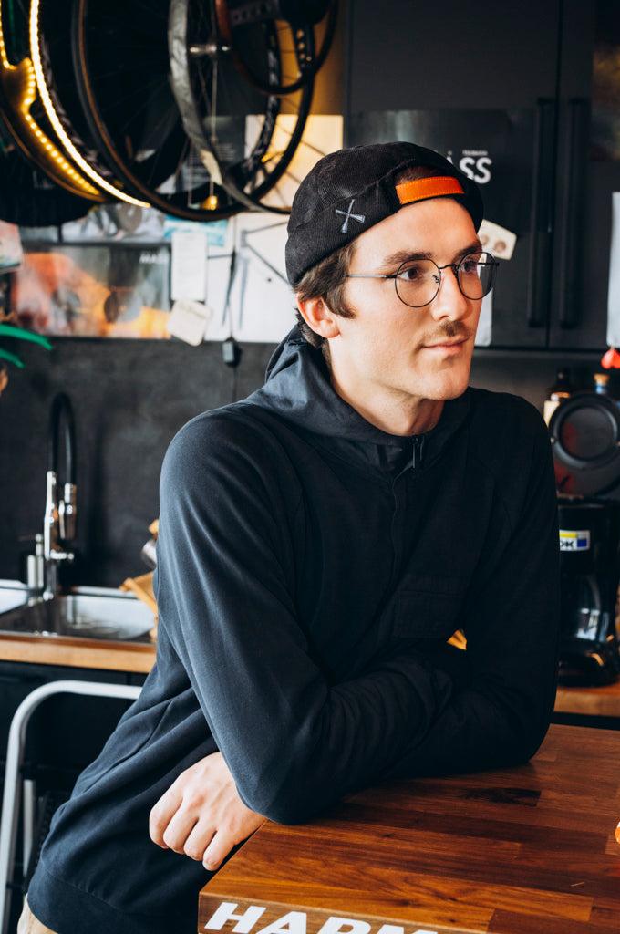 béton ciré Chapeau marin Miki de Bretagne noir en velours côtelé français Béton Ciré fabriqué au Portugal