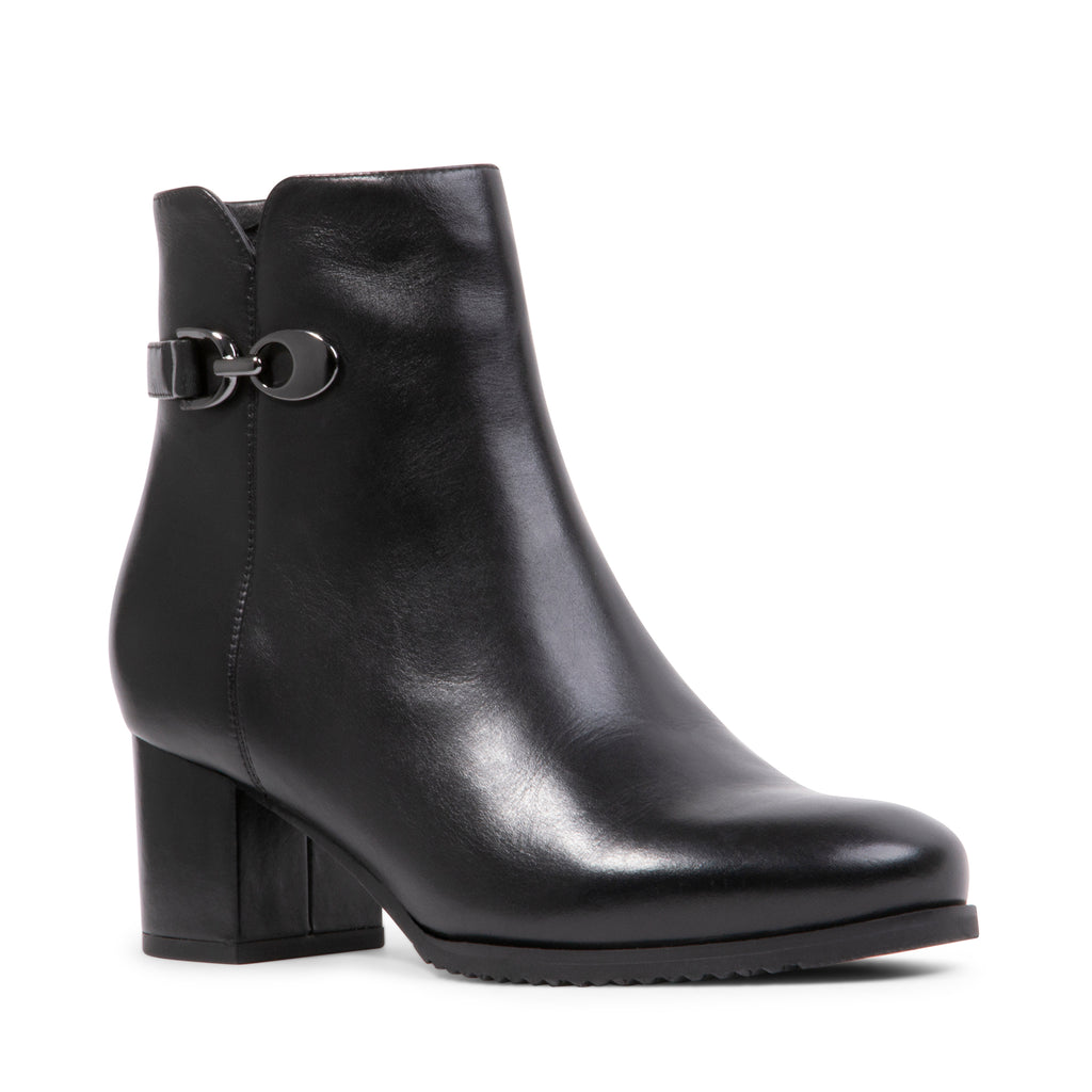 Blondo AURELIA Black Leather Ankle Boots