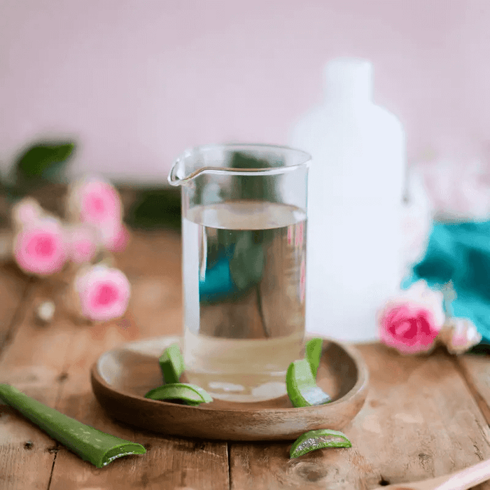 Boho Cosmetics Vente Recette DIY - Tonique Visage à L'eau Florale De Rose Bio - DIY Bio