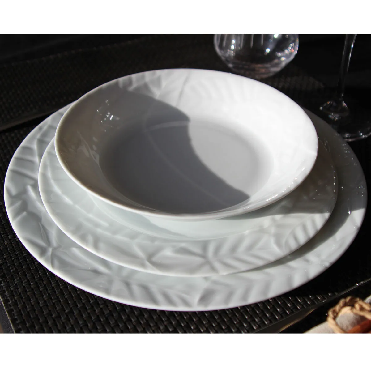 Bruno Evrard Assiette Creuse AUNAY Porcelaine Française 19cm