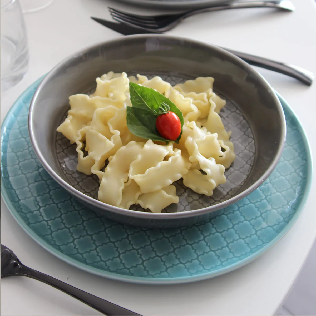 Bruno Evrard Assiette Creuse Grise MOUNIA En Porcelaine 20cm