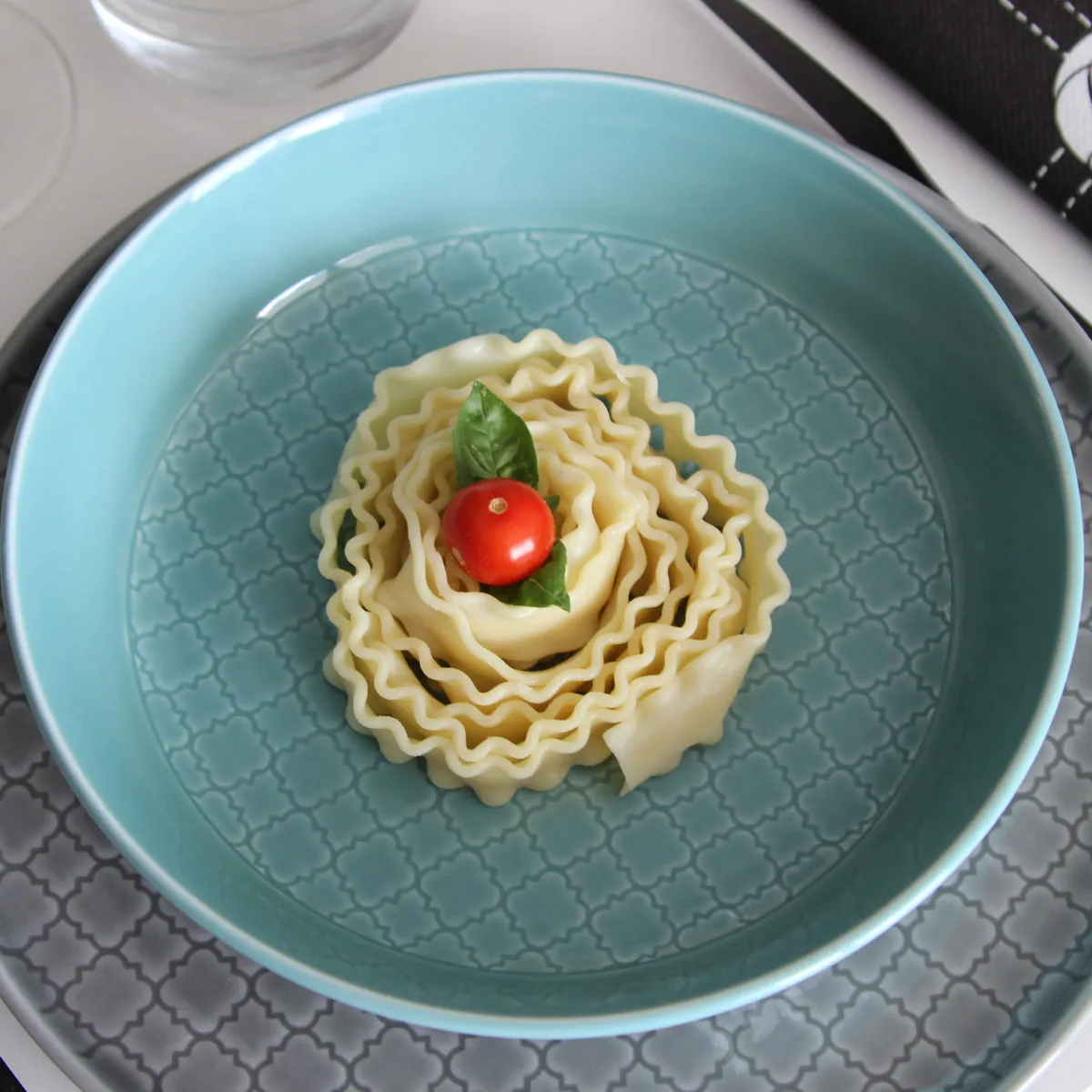 Bruno Evrard Assiette Creuse Vert Amande MOUNIA En Porcelaine 20cm