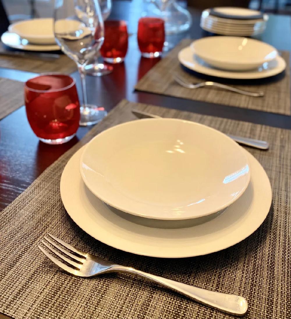 Bruno Evrard Assiette Plate En Porcelaine - France - NOIZAY- Bruno Evrard